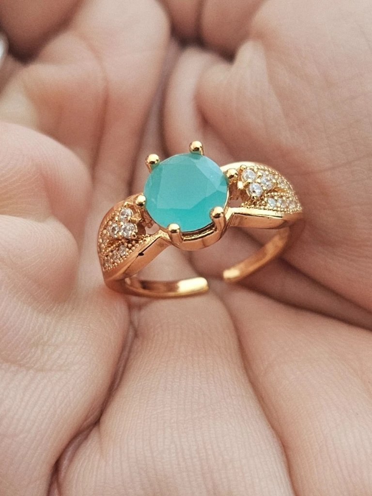 Women Ring Fashion Jewelry Faux Stone Gold Tone Fashion Ring Size 8-9 Adjustable